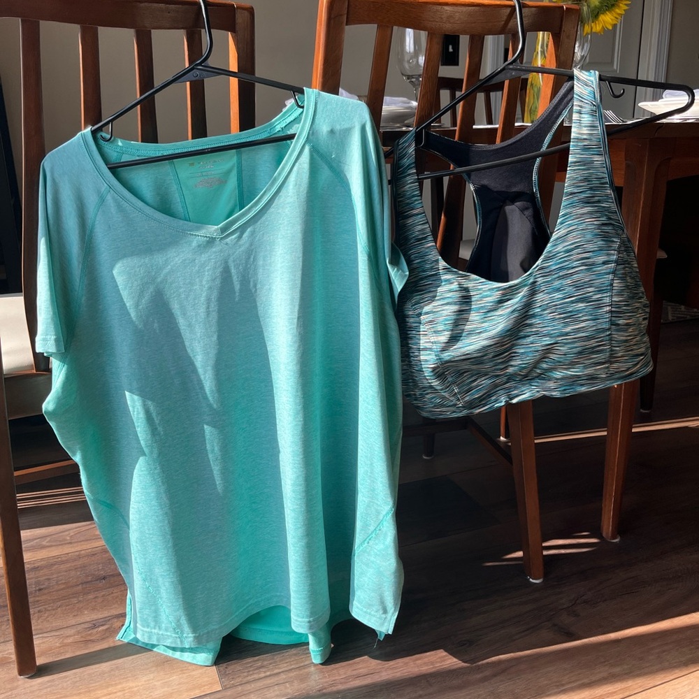 TekGear Aqua Vneck Short Sleeve Shirt & Striped Aqua/Black Sports Bra! Size 2X!